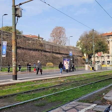 Porta Romana Small Studio Apartment Милано Екстериор снимка
