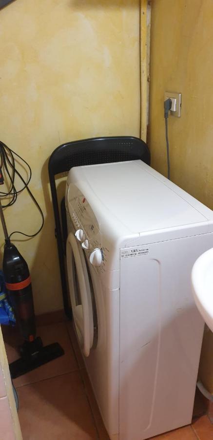 Porta Romana Small Studio Apartment Милано Екстериор снимка