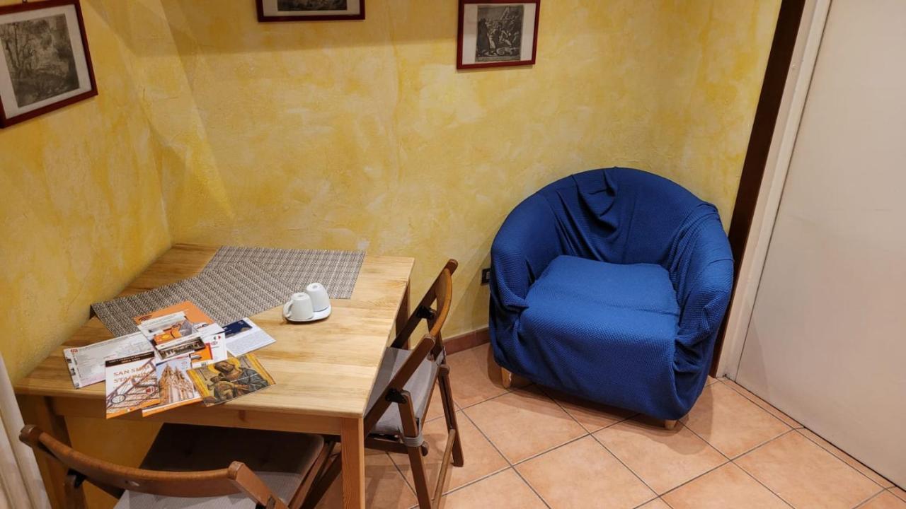 Porta Romana Small Studio Apartment Милано Екстериор снимка