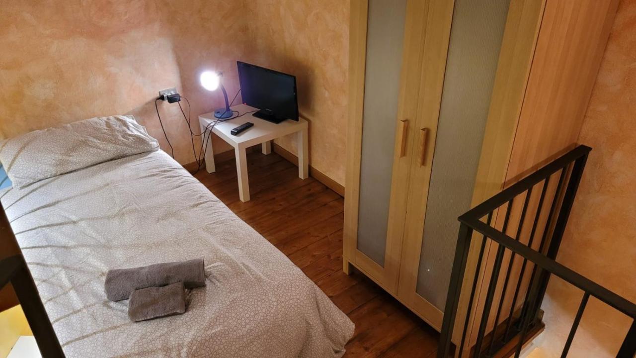 Porta Romana Small Studio Apartment Милано Екстериор снимка