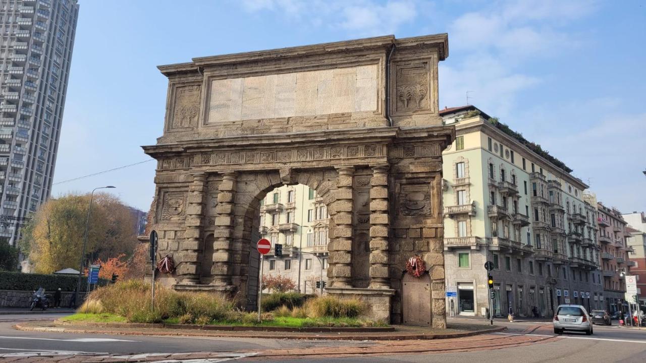Porta Romana Small Studio Apartment Милано Екстериор снимка